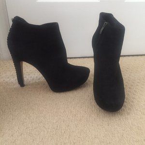 Vince Camuto Cannon Black Suede Ankle Boots (9.5)